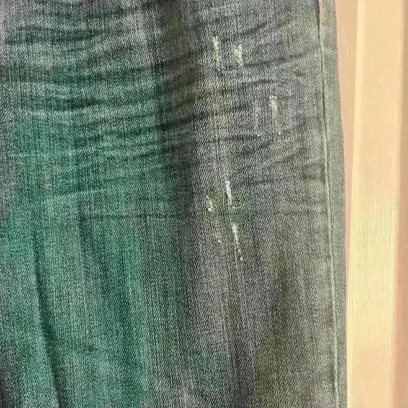 Vigross Woman’s Distressed Dark Wash Low Rise Skinny Jeans- Size 5 - Picture 7 of 10